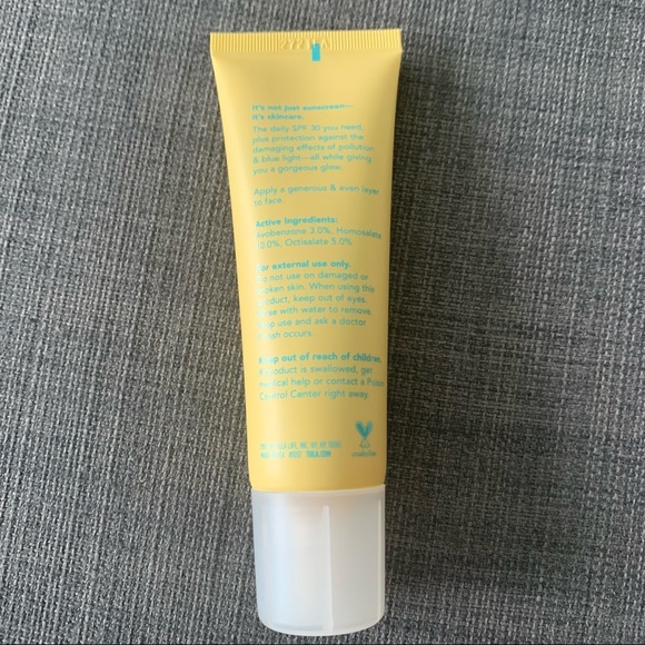 TULA Protect + Glow Daily Sunscreen Broad Spectrum SPF 30 blue light EXP 08/23 - Picture 7 of 15